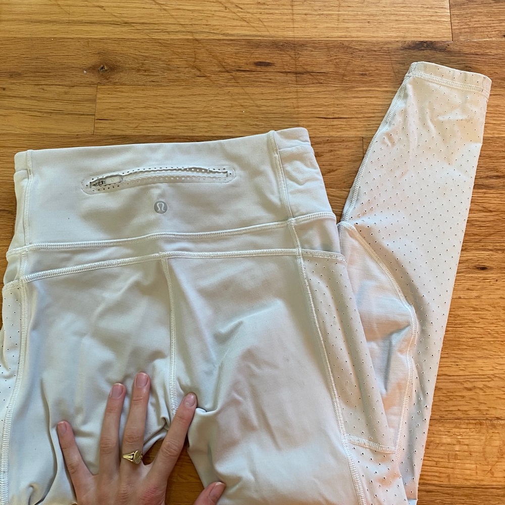 White 7/8 length Lululemon leggings
